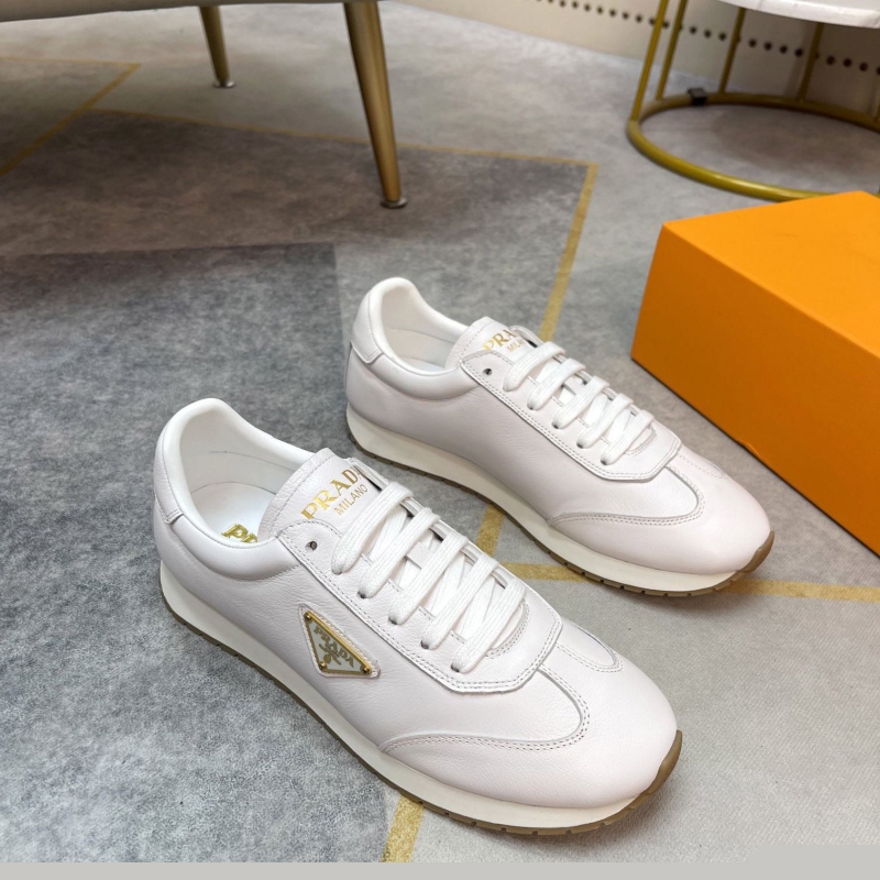 Pra*a casual shoes